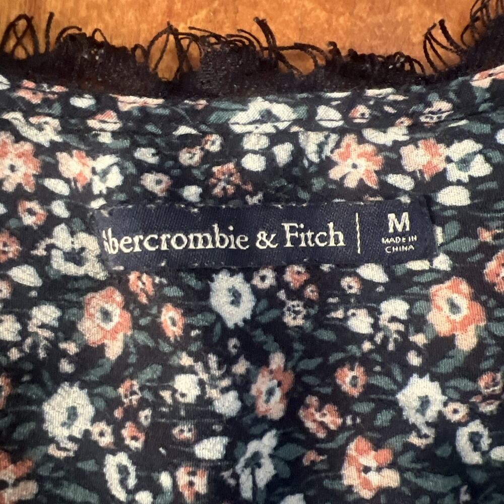 Abercrombie & Fitch Floral Wrap Top Size M Navy Cottagecore Boho Lace Trim - Picture 3 of 9